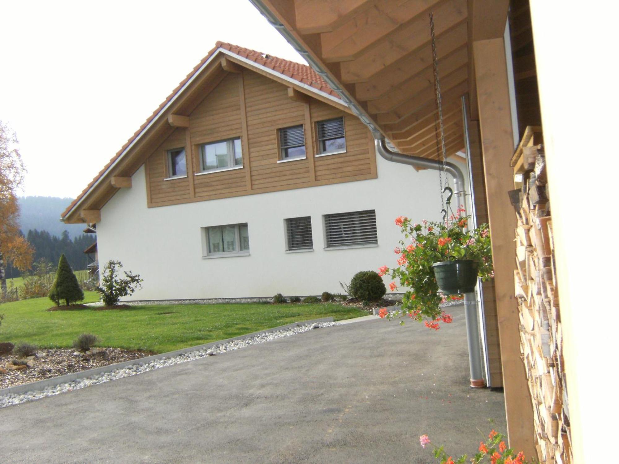 Appartement De Vacances Niederer La Côte-aux-Fées Eksteriør billede
